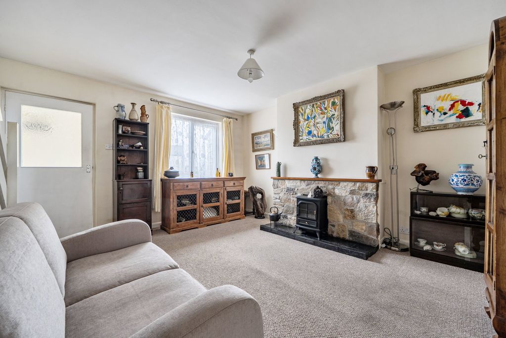 Property photo 2 of 9