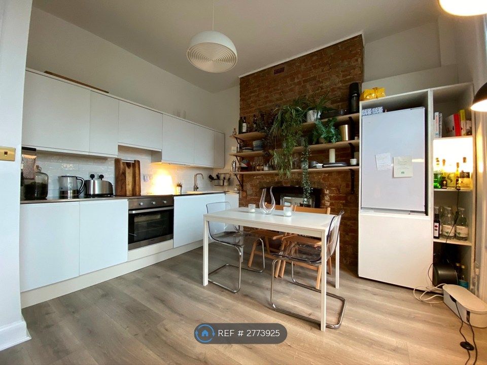 Property photo 2 of 10 Open-Plan Kitchen