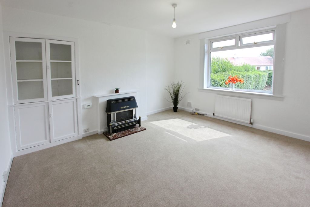 Property photo 3 of 11 Lounge