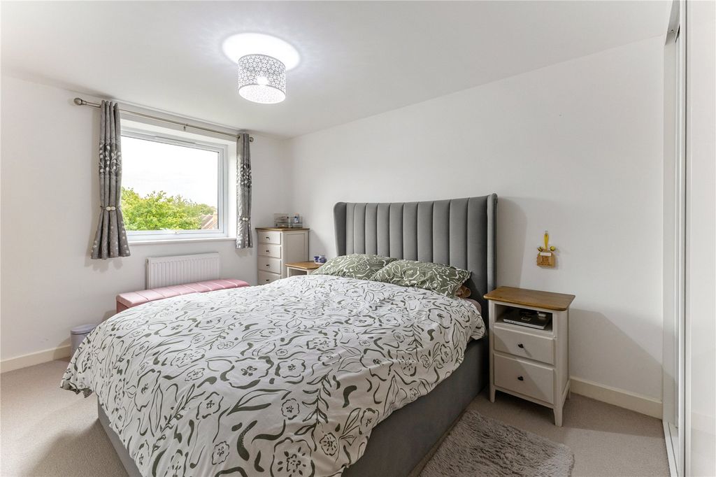 Property photo 2 of 13 Communal Garden