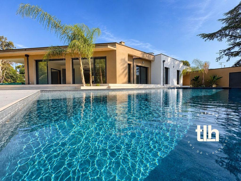Property photo 1 of 14 Renovated Villa With Pool Of 290 m² – Land 1440 m² – Castelnau-Le-Lez