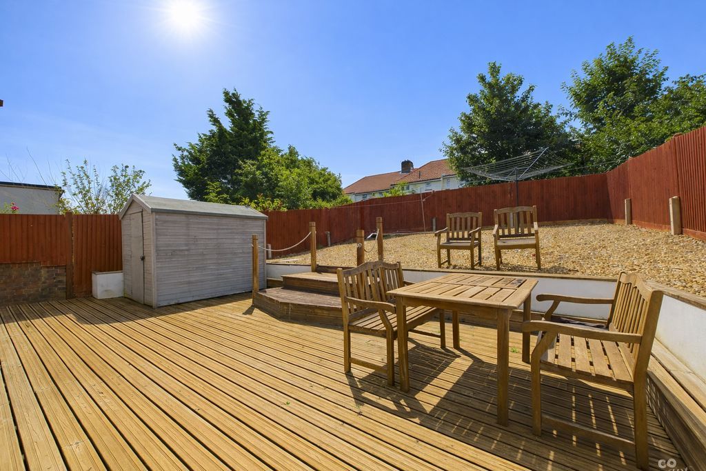 Property photo 3 of 11 Photo 23