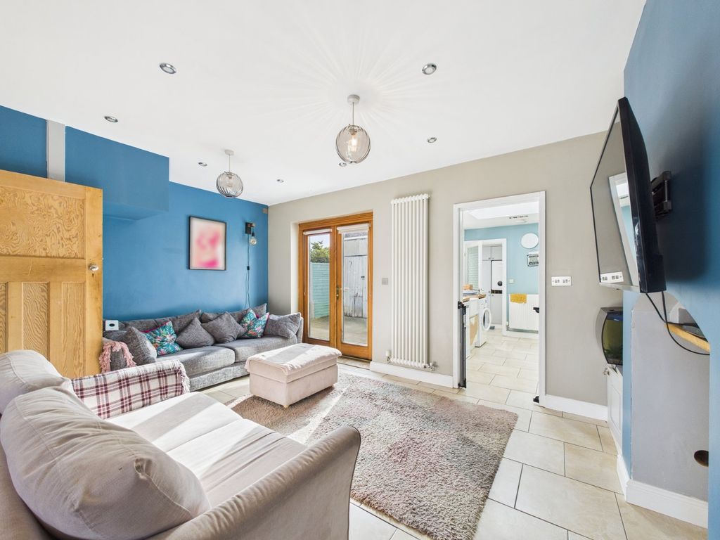 Property photo 3 of 13 Picture No. 02