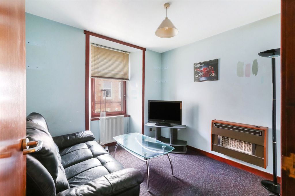 Property photo 2 of 9 Living Room