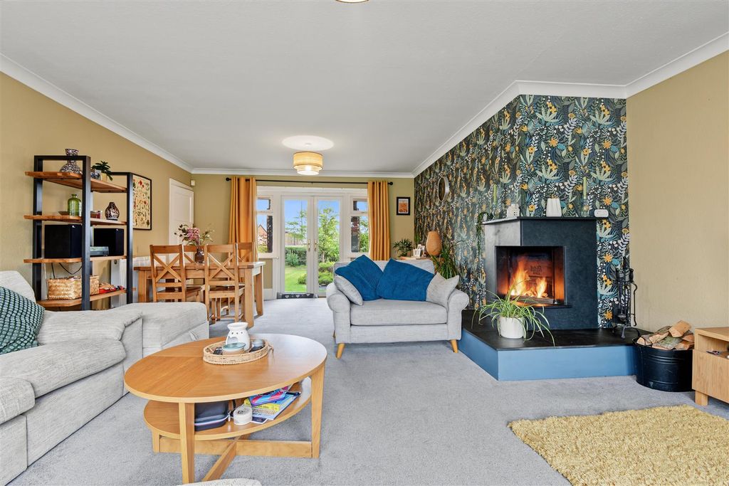 Property photo 2 of 39 Living Dining Room