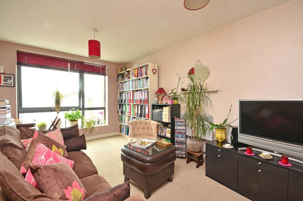Property photo 2 of 7