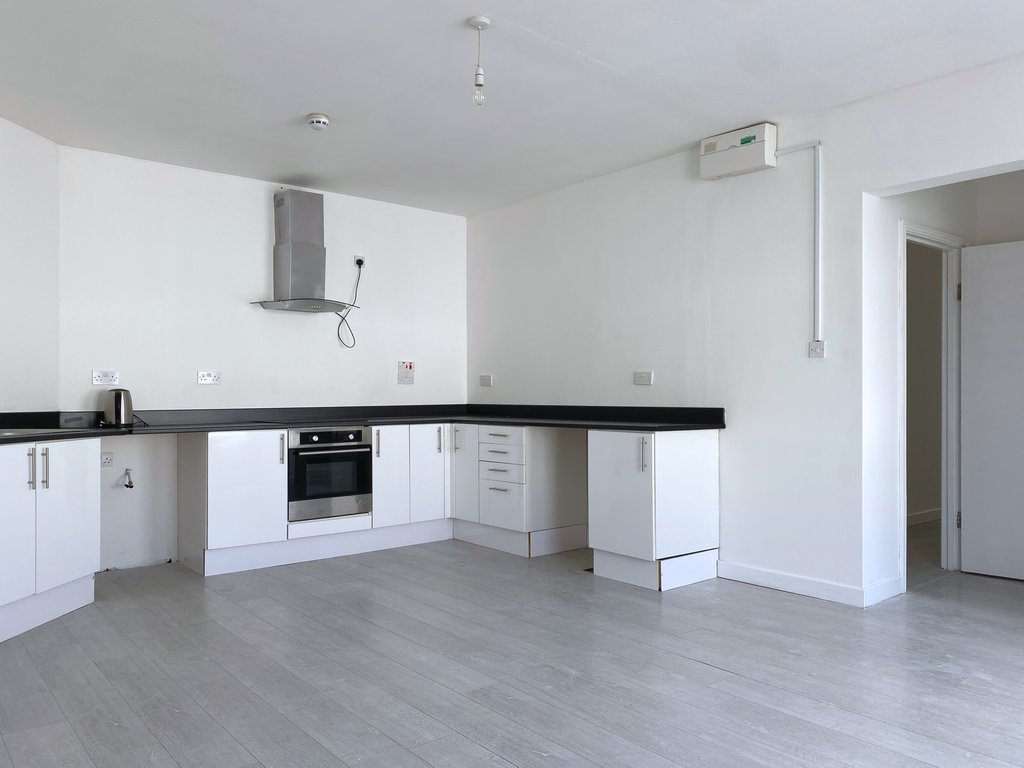 Property photo 2 of 14 Lounge Kitchen