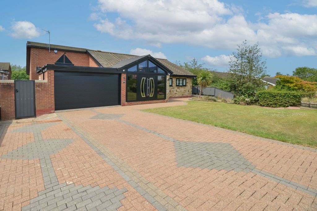 Property photo 2 of 38