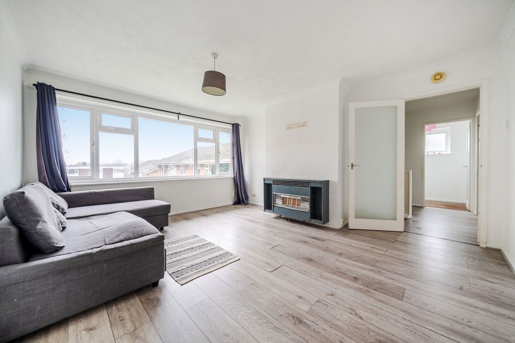 Property photo 3 of 12