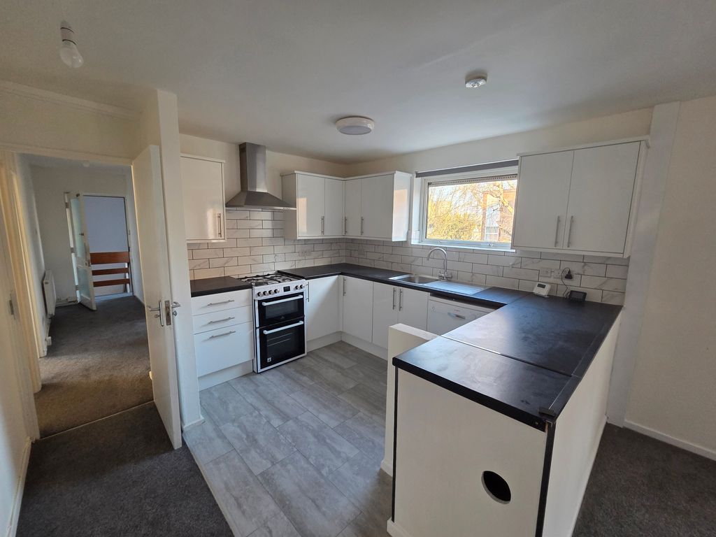 Property photo 1 of 14 Cover