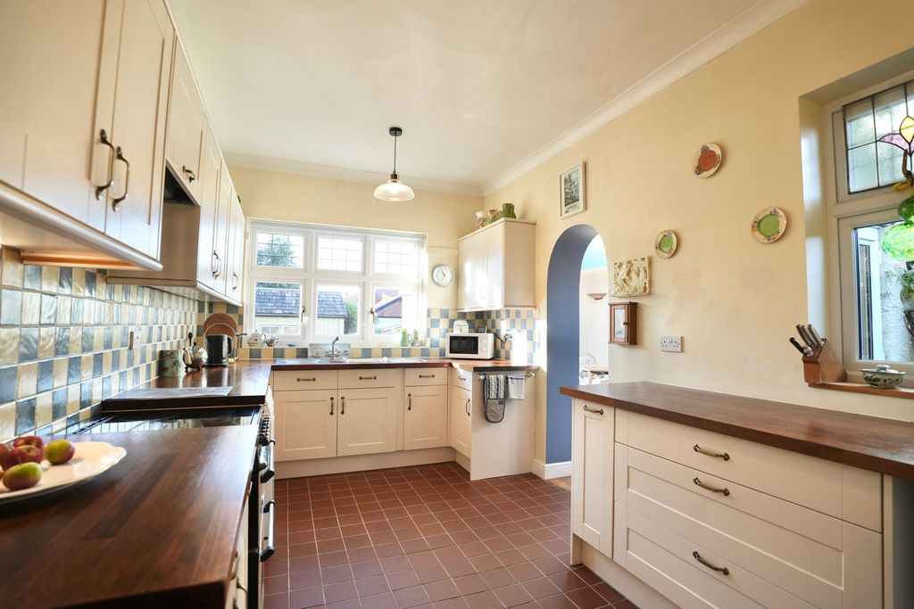 Property photo 2 of 30