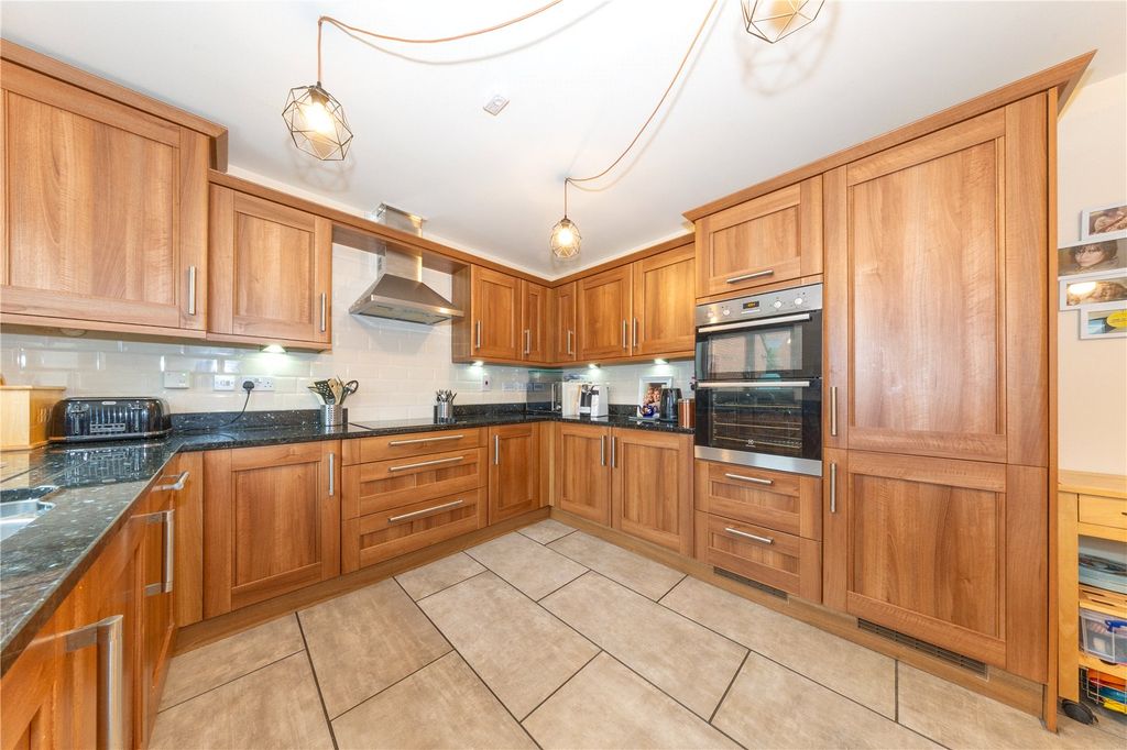 Property photo 2 of 22 Kitchen Diner