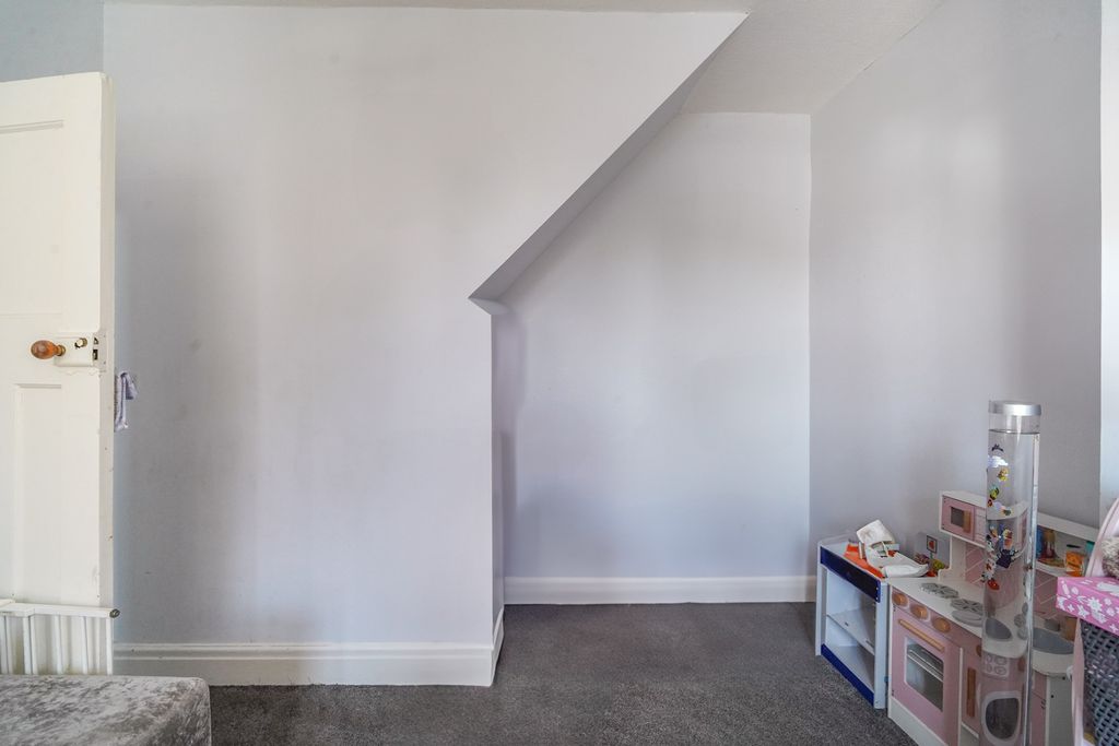 Property photo 2 of 24