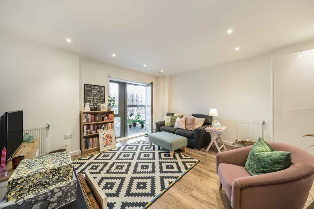 Property photo 2 of 7