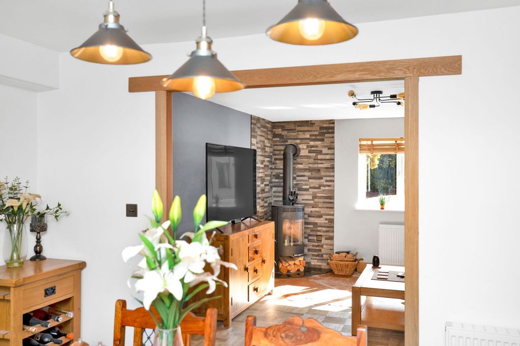 Property photo 1 of 27