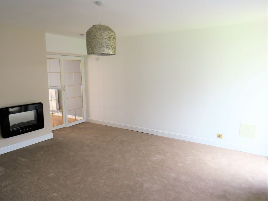 Property photo 2 of 12 Living Room