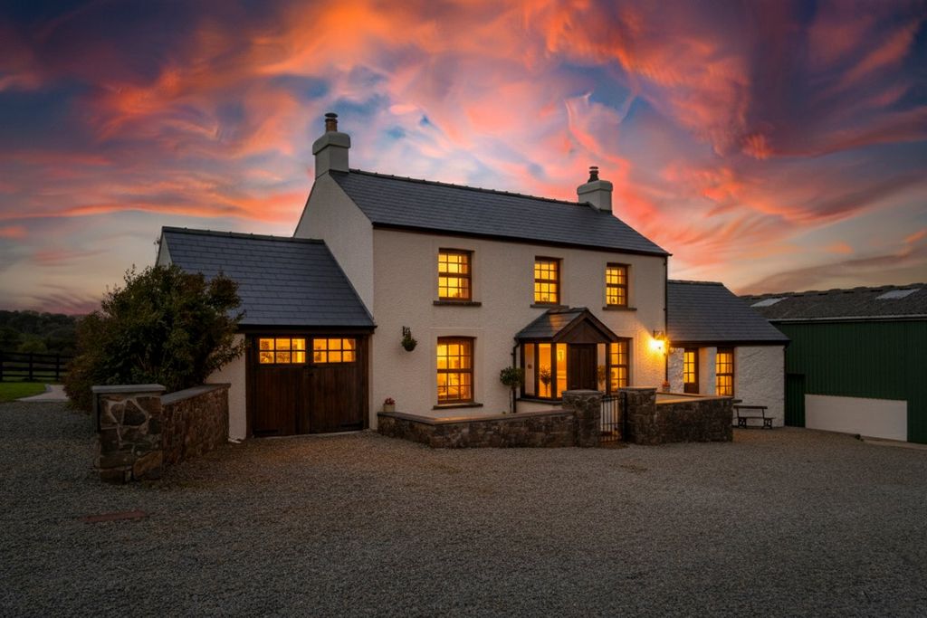 Property photo 1 of 44