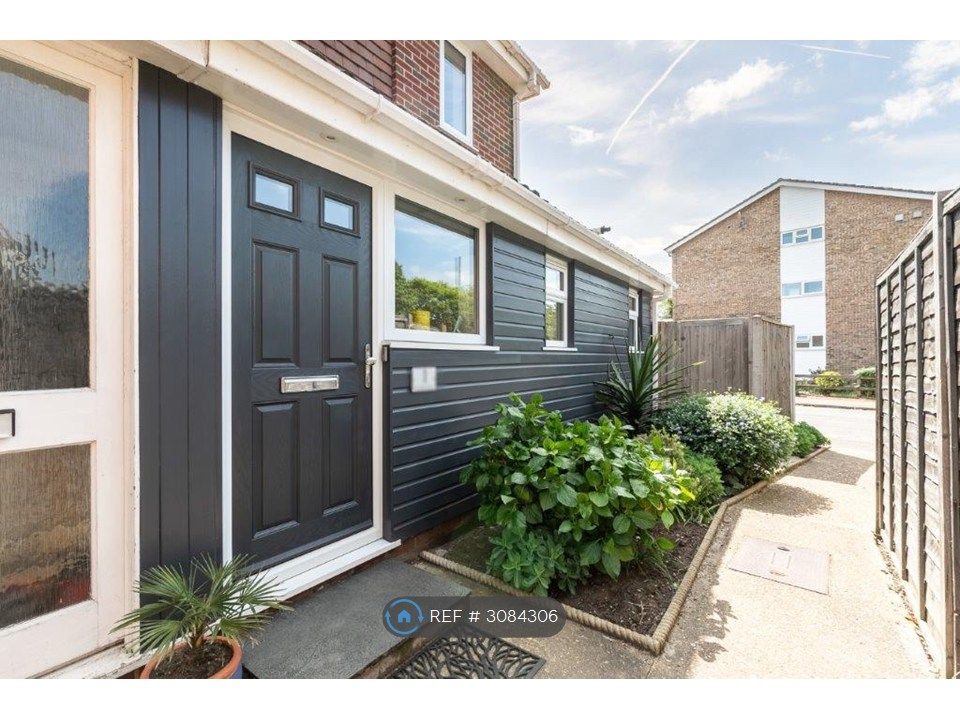Property photo 2 of 35
