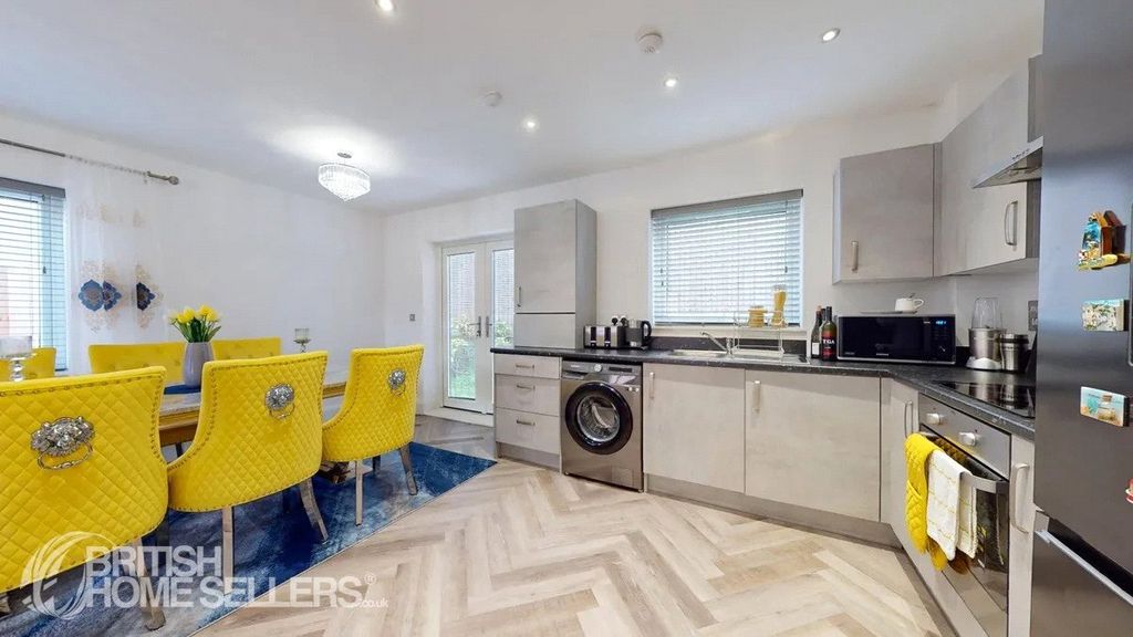 Property photo 2 of 19 Picture No. 27