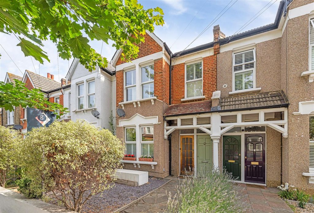 Property photo 1 of 15 Tremaine Road-16.Jpg