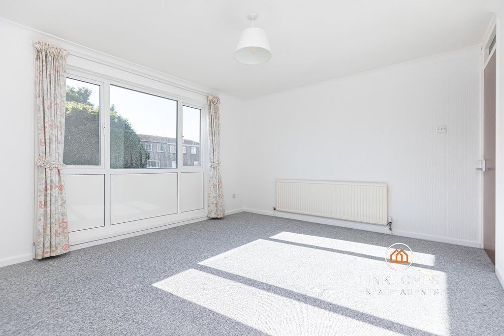 Property photo 3 of 24