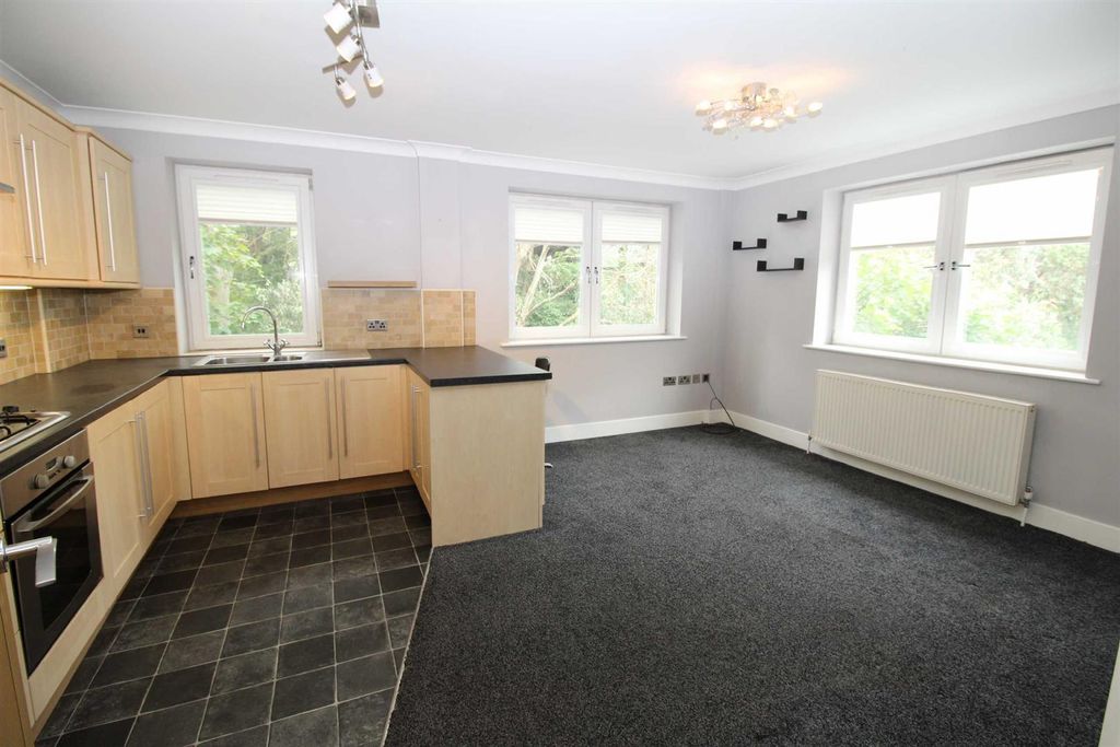 Property photo 2 of 9