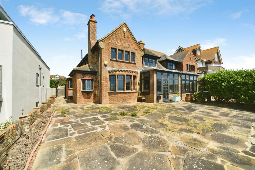Property photo 1 of 29