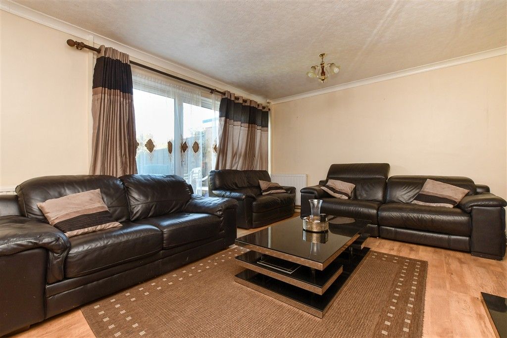 Property photo 3 of 11 Lounge/Diner