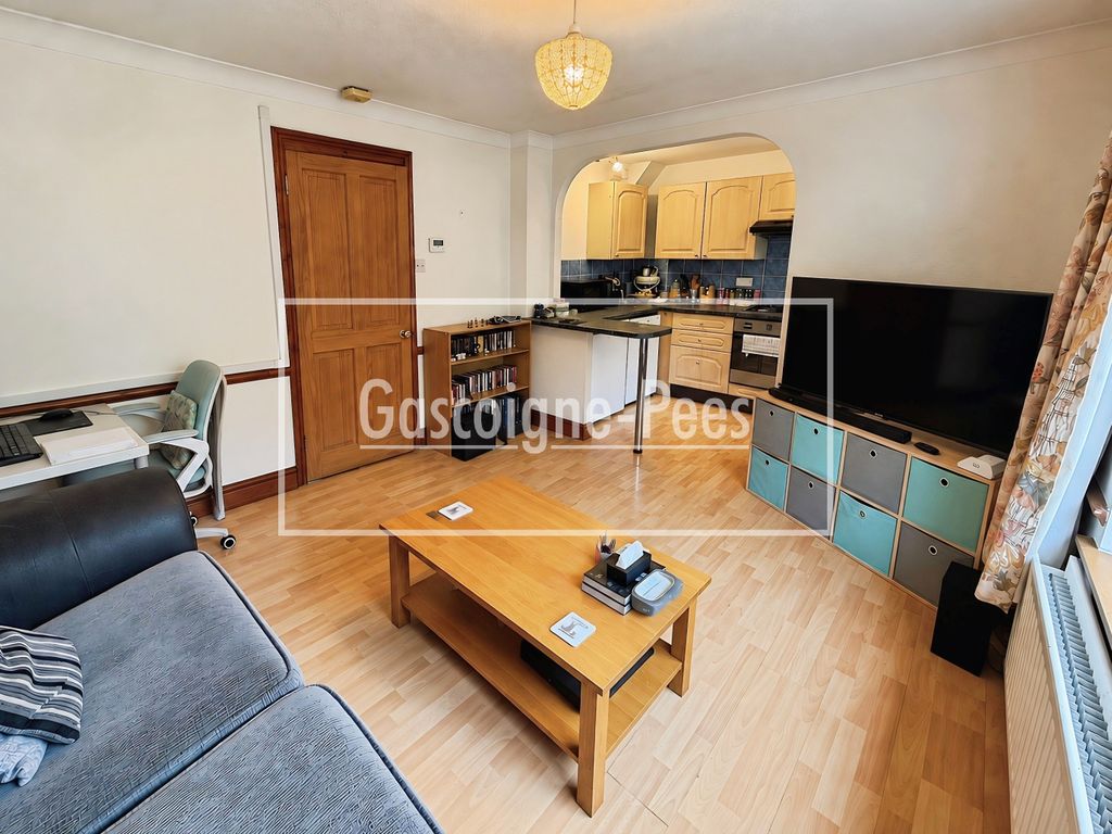 Property photo 2 of 5