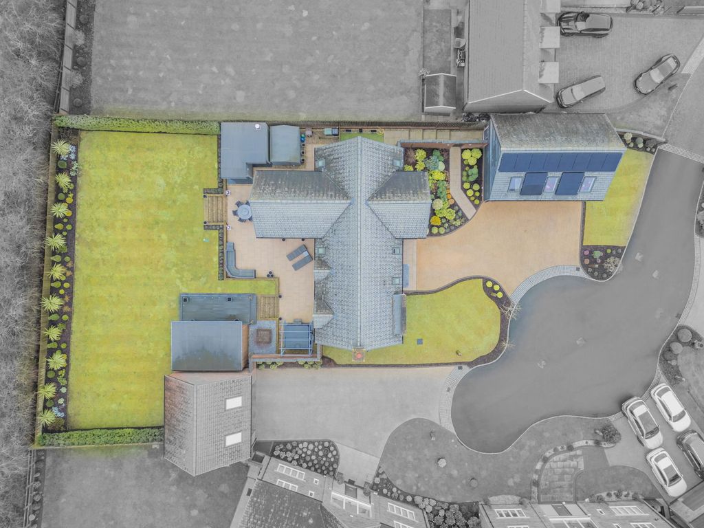 Property photo 2 of 62