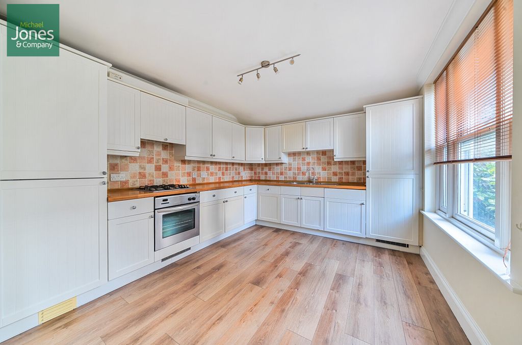 Property photo 3 of 20 938c2786-Afc5-43B...