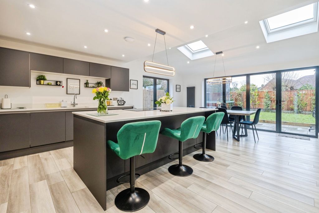 Property photo 2 of 20 2026-01-15-26Chestnutroad021