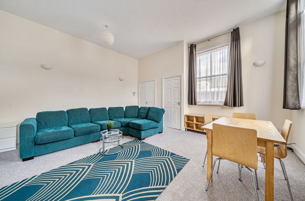 Property photo 2 of 15 1436938-15-69c55F...