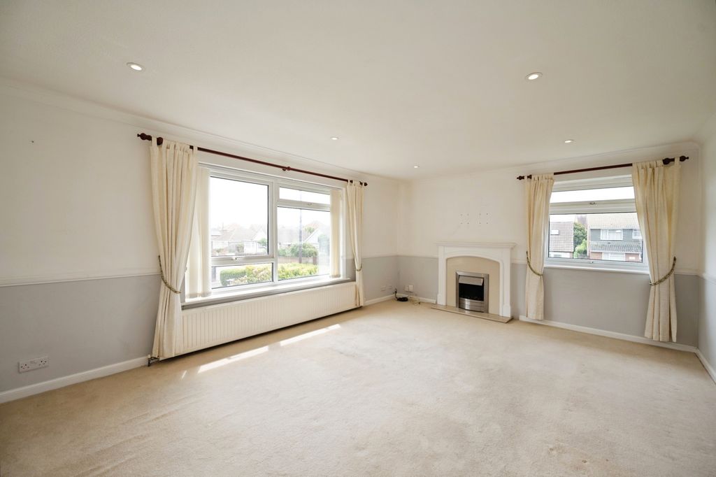 Property photo 2 of 16 Photo