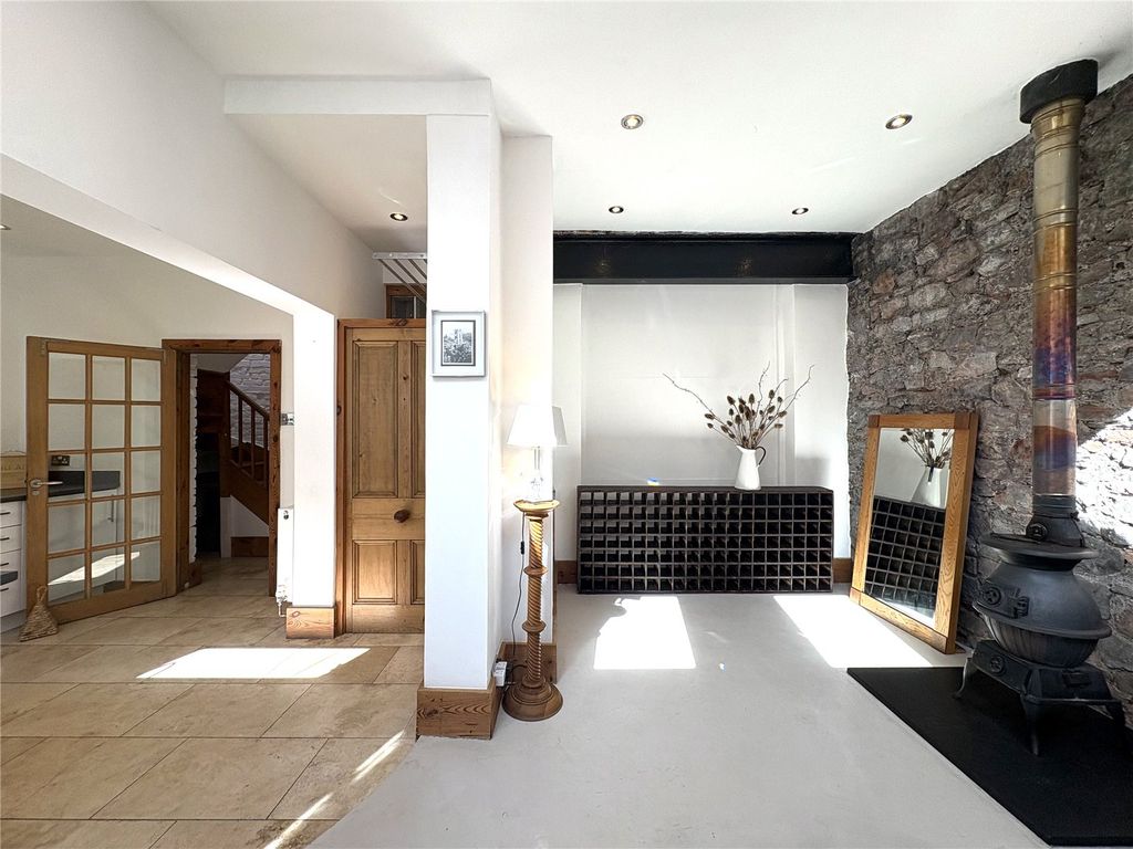 Property photo 3 of 12 Picture No. 34