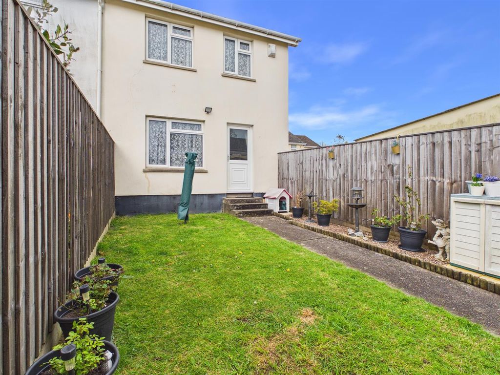 Property photo 2 of 12 Garden