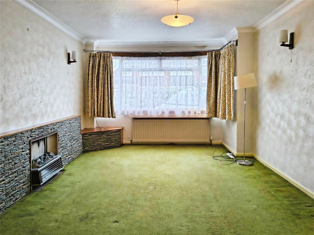 Property photo 2 of 12 Lounge