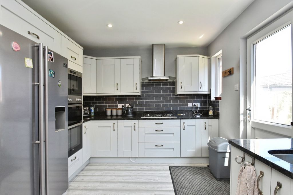 Property photo 3 of 17 Pbox-Img.Jpg