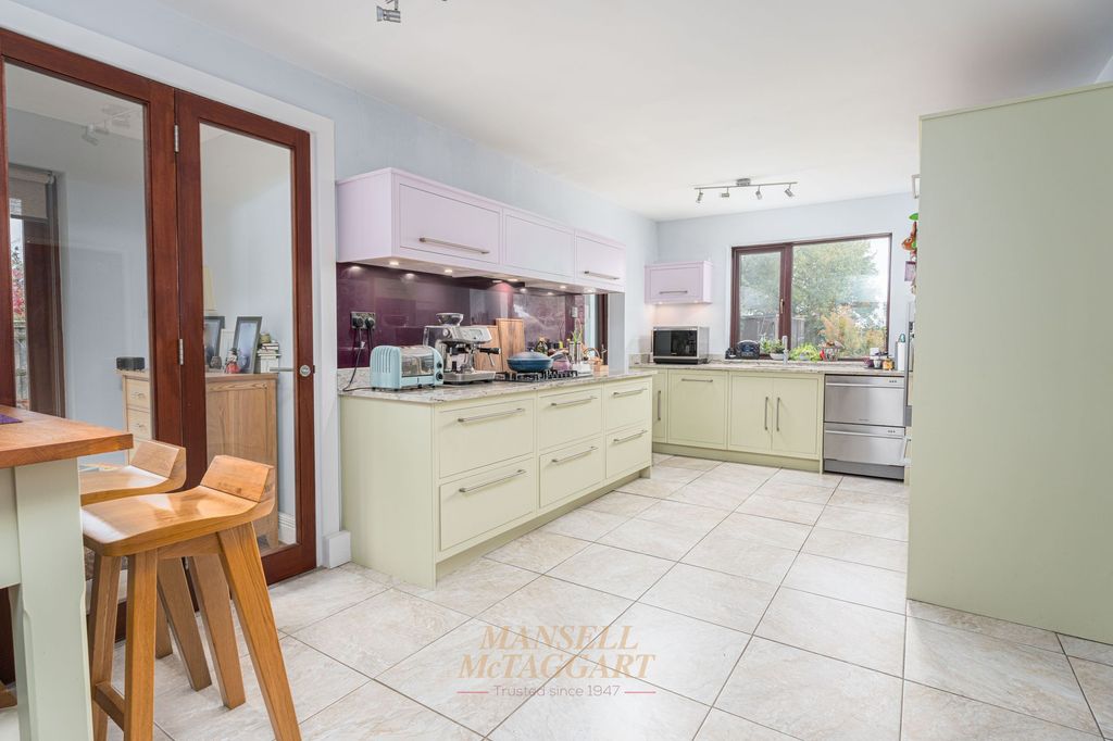 Property photo 3 of 38