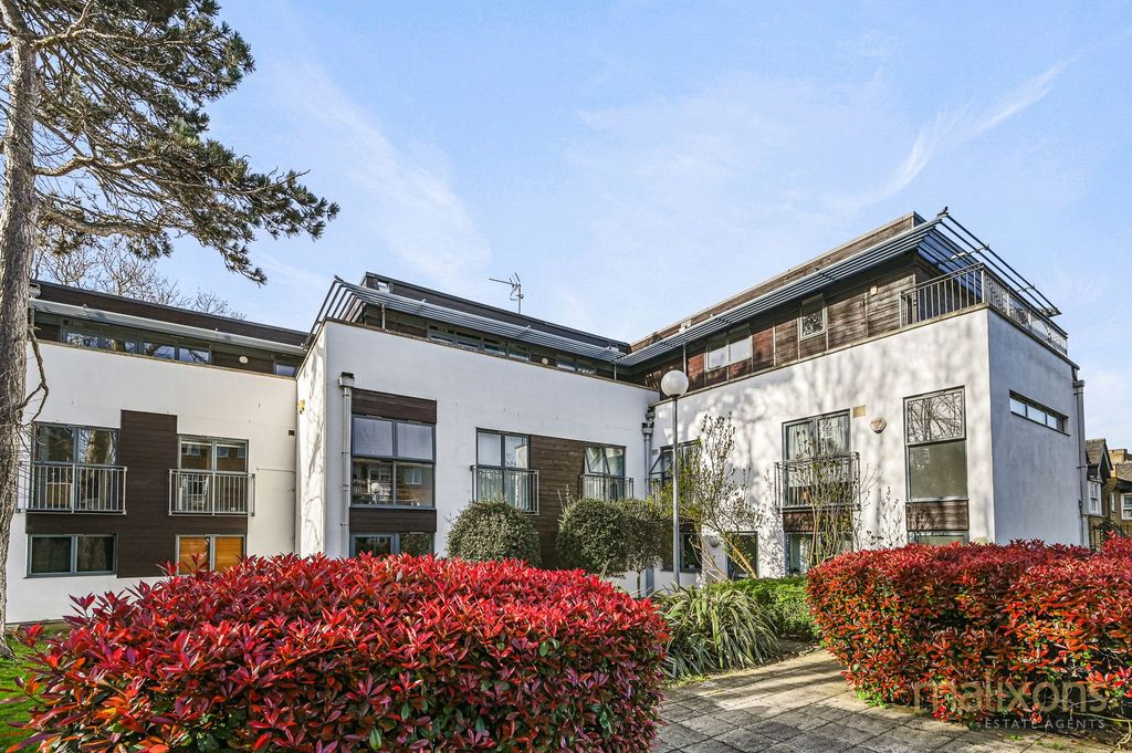 Property photo 1 of 11