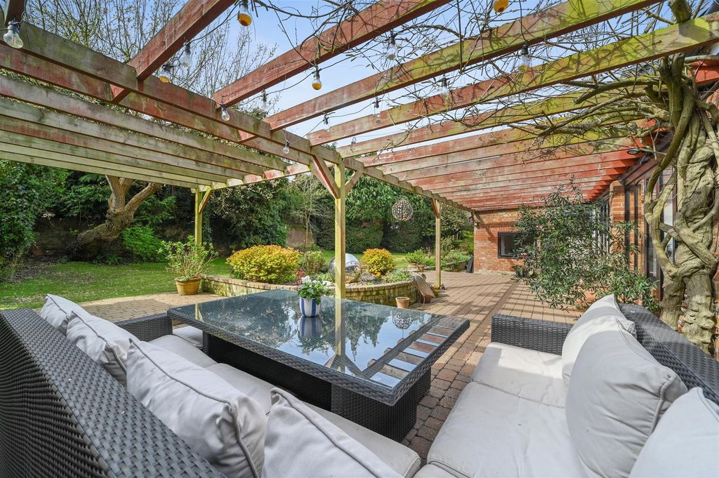 Property photo 3 of 26 Courtyard Garden