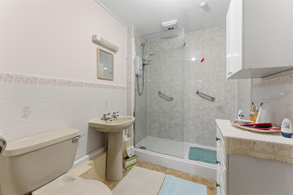Additional image 13 of 2 bed flat for saleNN16, Oaktree Court, George Street, Kettering