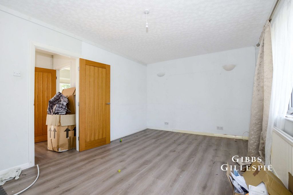 Property photo 3 of 8 Pbox-Img.Jpg