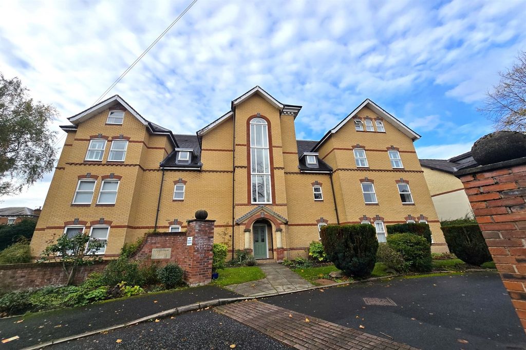 Property photo 1 of 11 (Main)