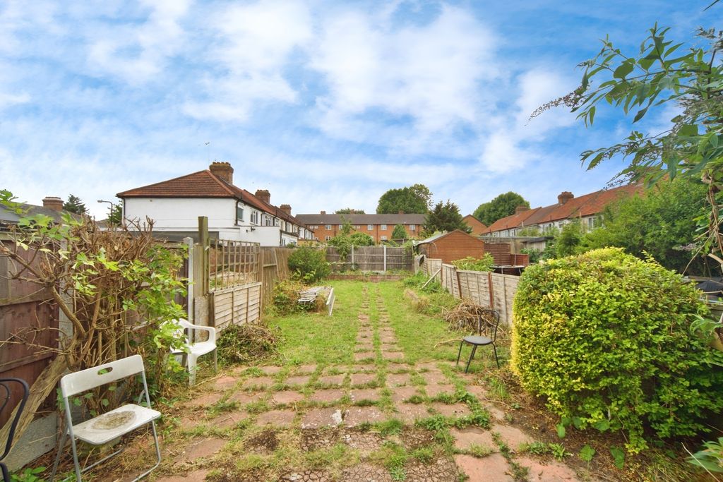 Property photo 2 of 17 Photo