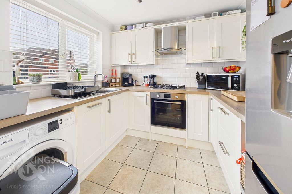 Property photo 3 of 15