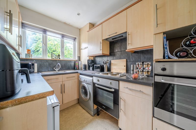 Property photo 3 of 17 Kitchen