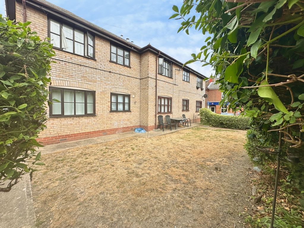 Property photo 1 of 11 Doves Court