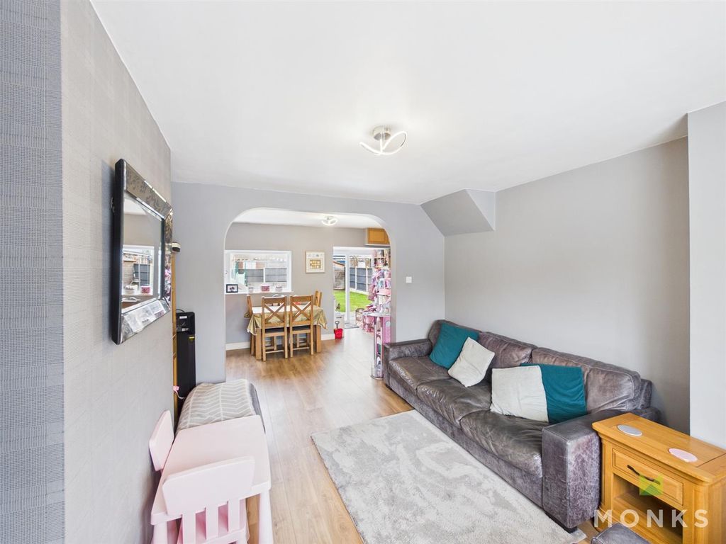 Property photo 2 of 19 Cam01348G0-Pr0781-Still007.Jpg