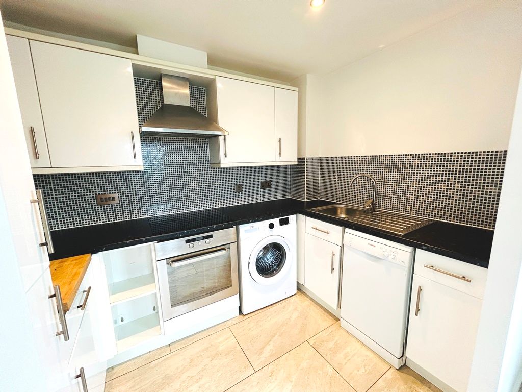 Property photo 2 of 9 Kitchen